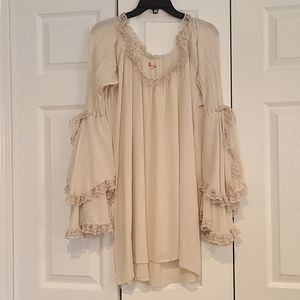 Windlass bell sleeve lace tunic